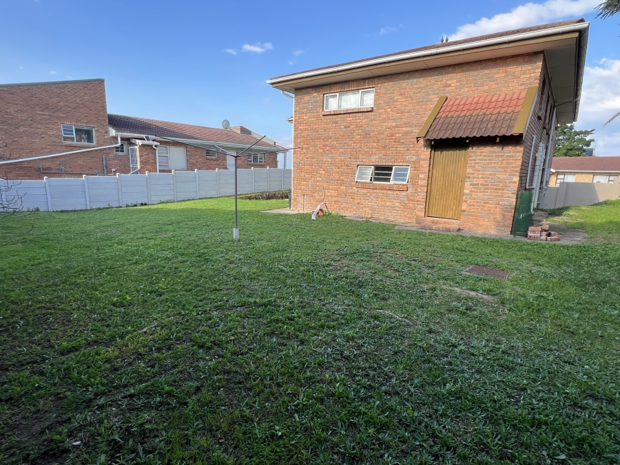 4 Bedroom Property for Sale in Wavecrest Eastern Cape